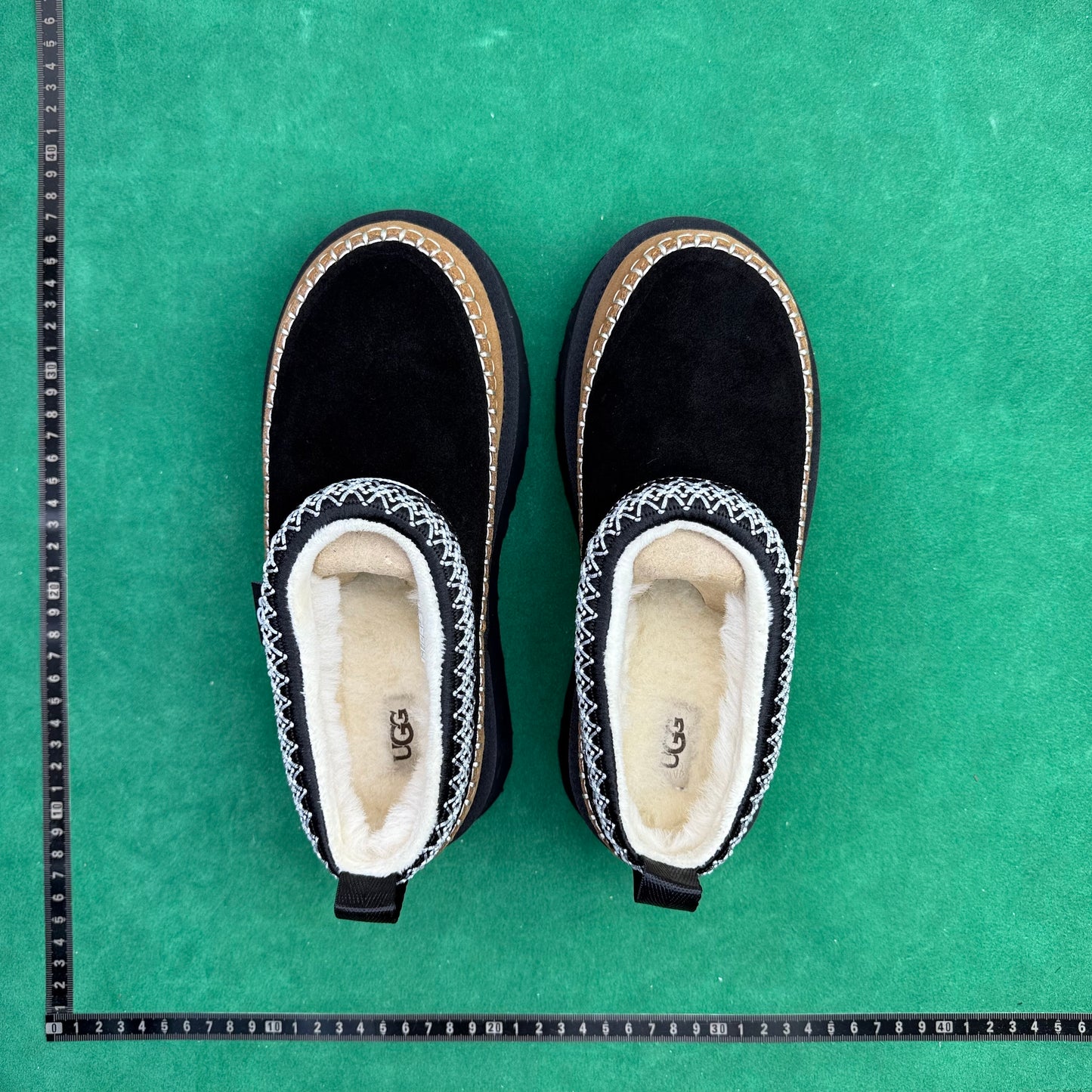 UGG Venture Daze