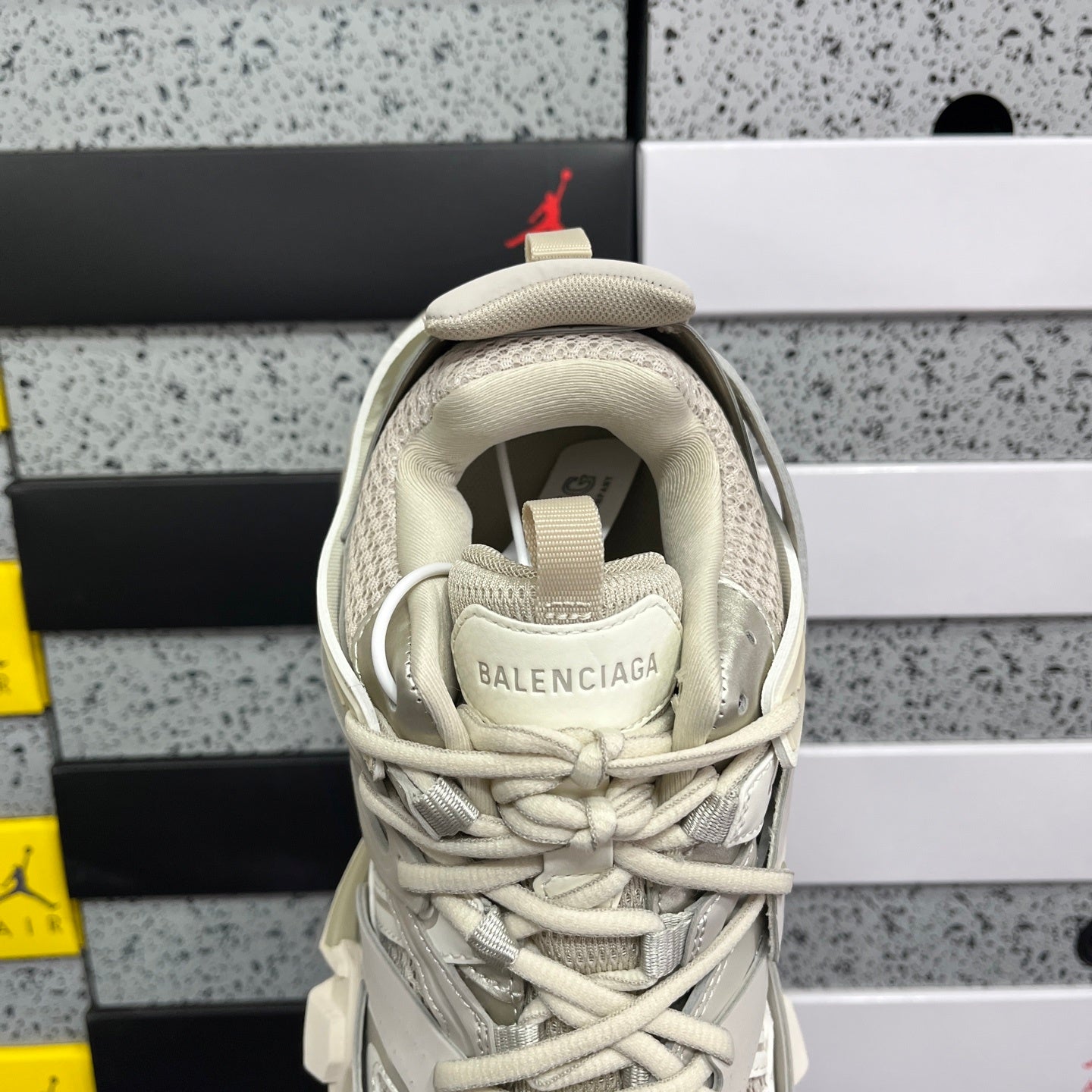 BLG Track Beige Speckled