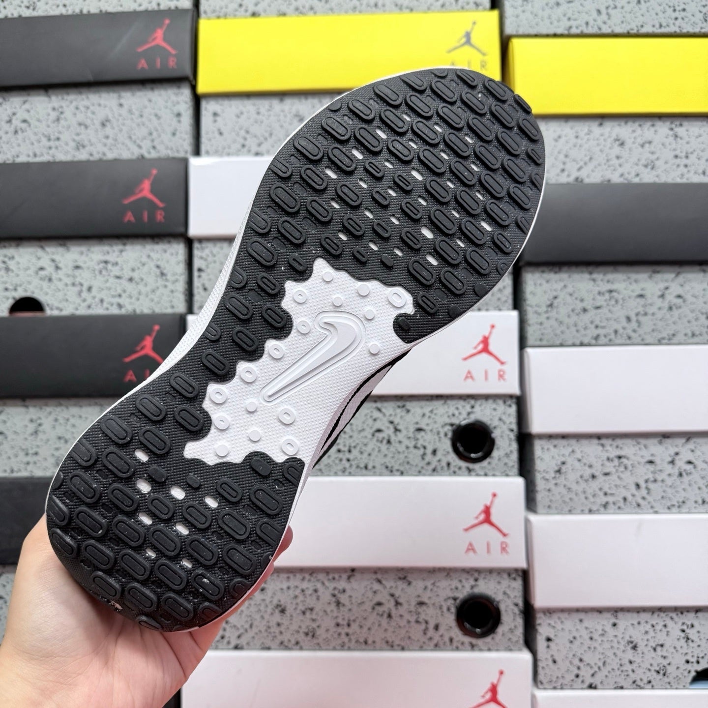 Winflo 8 Black/White