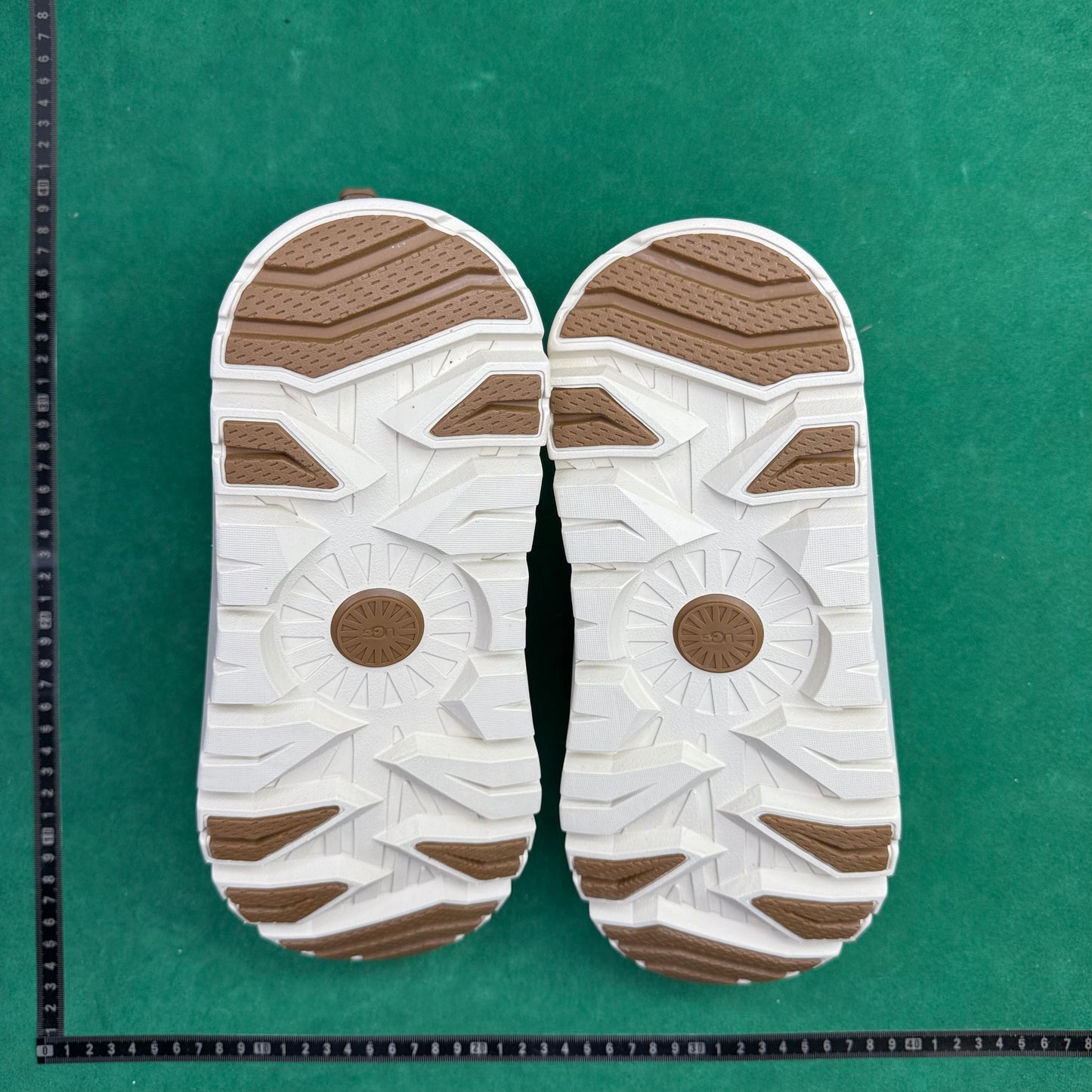 TT UGG WEATHER HYBRID