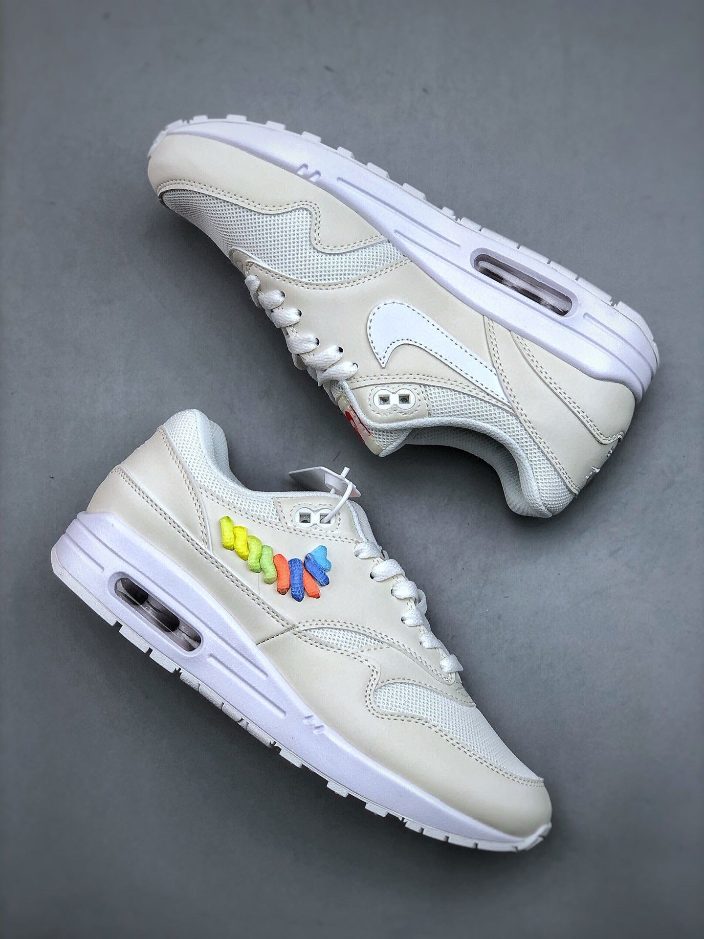 Air Max 1 Rainbow Lace Swoosh