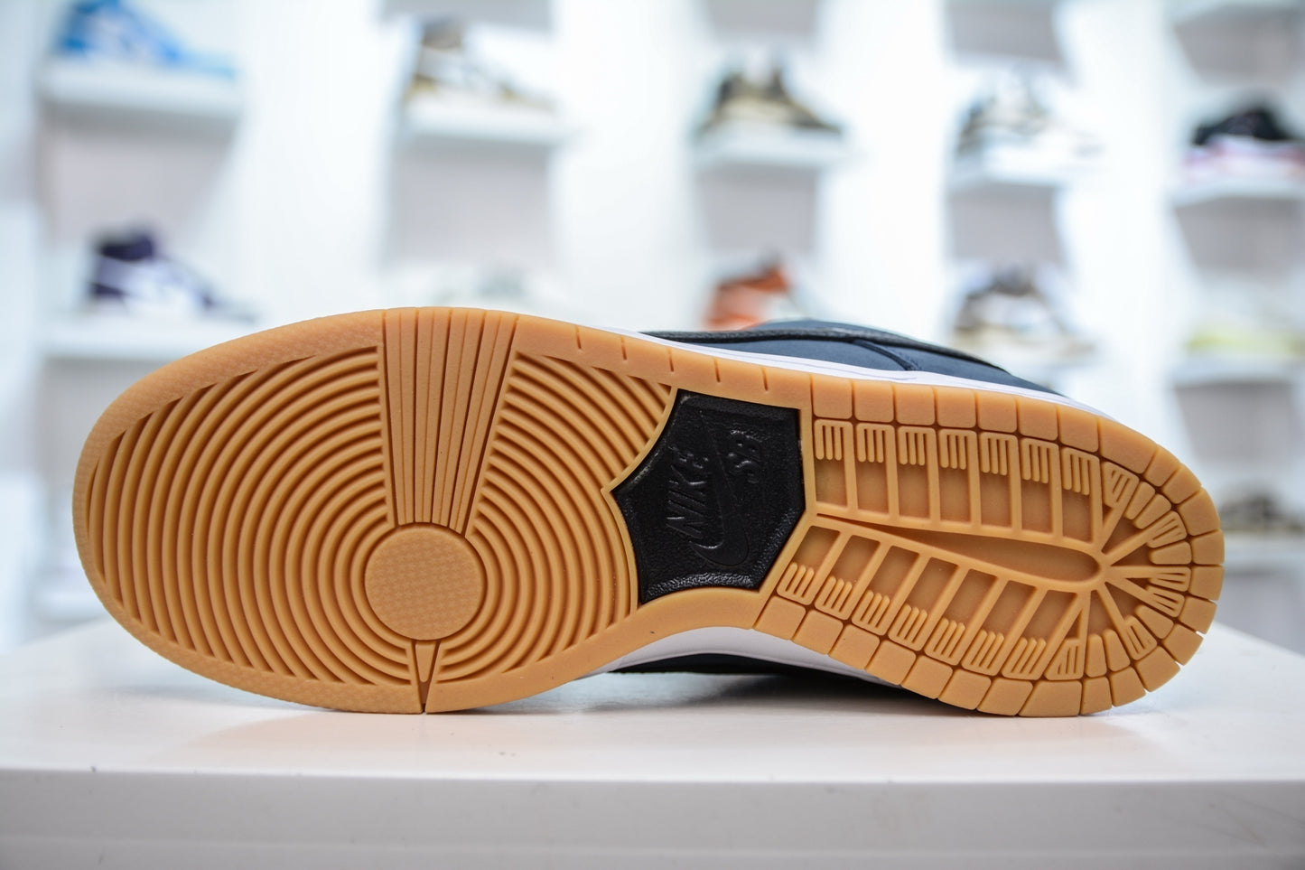 Dunk SB Midnight Navy Gum