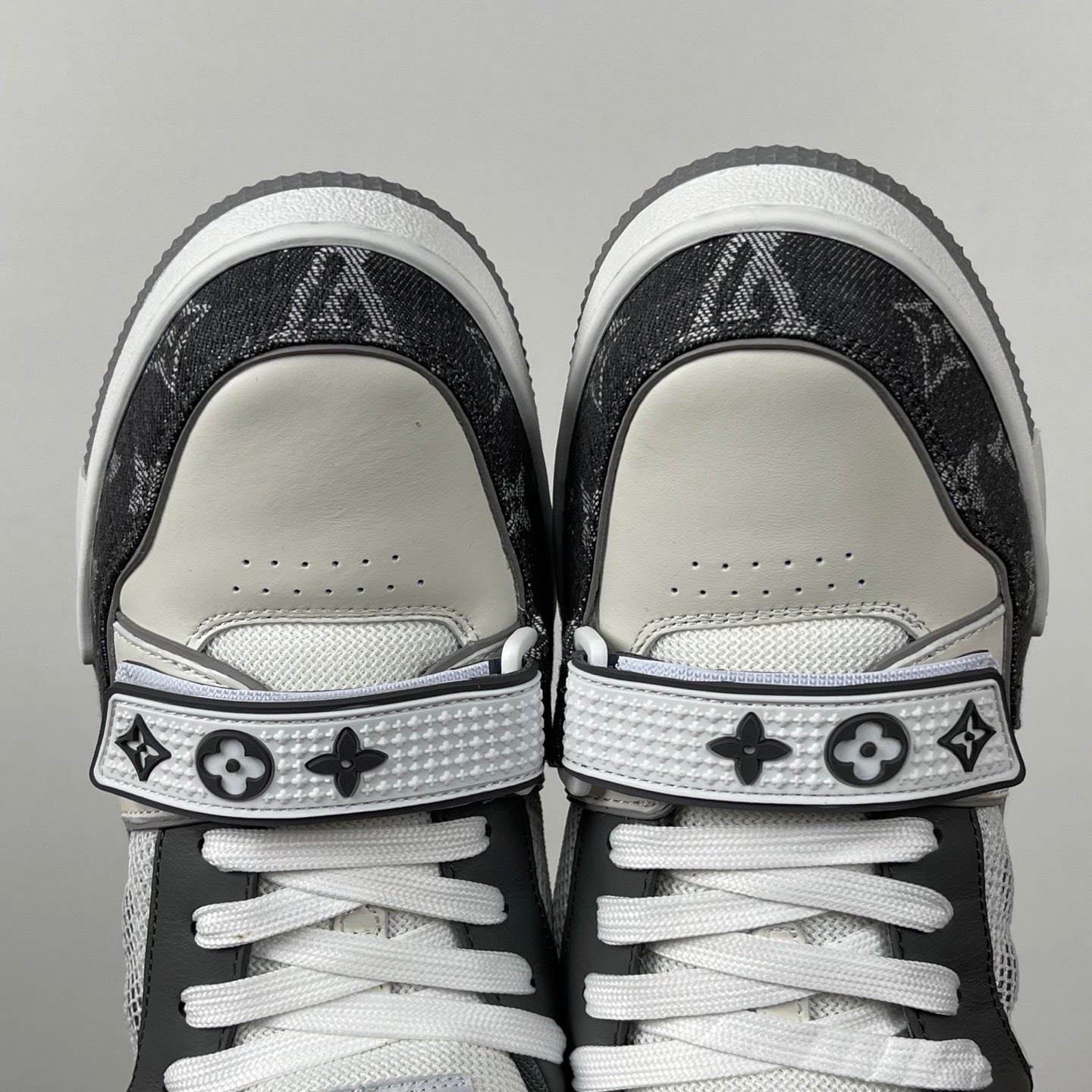 Trainer Gray