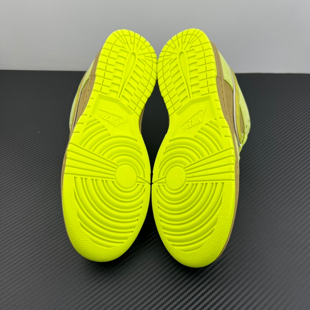 Dunk SB Volt Lobster