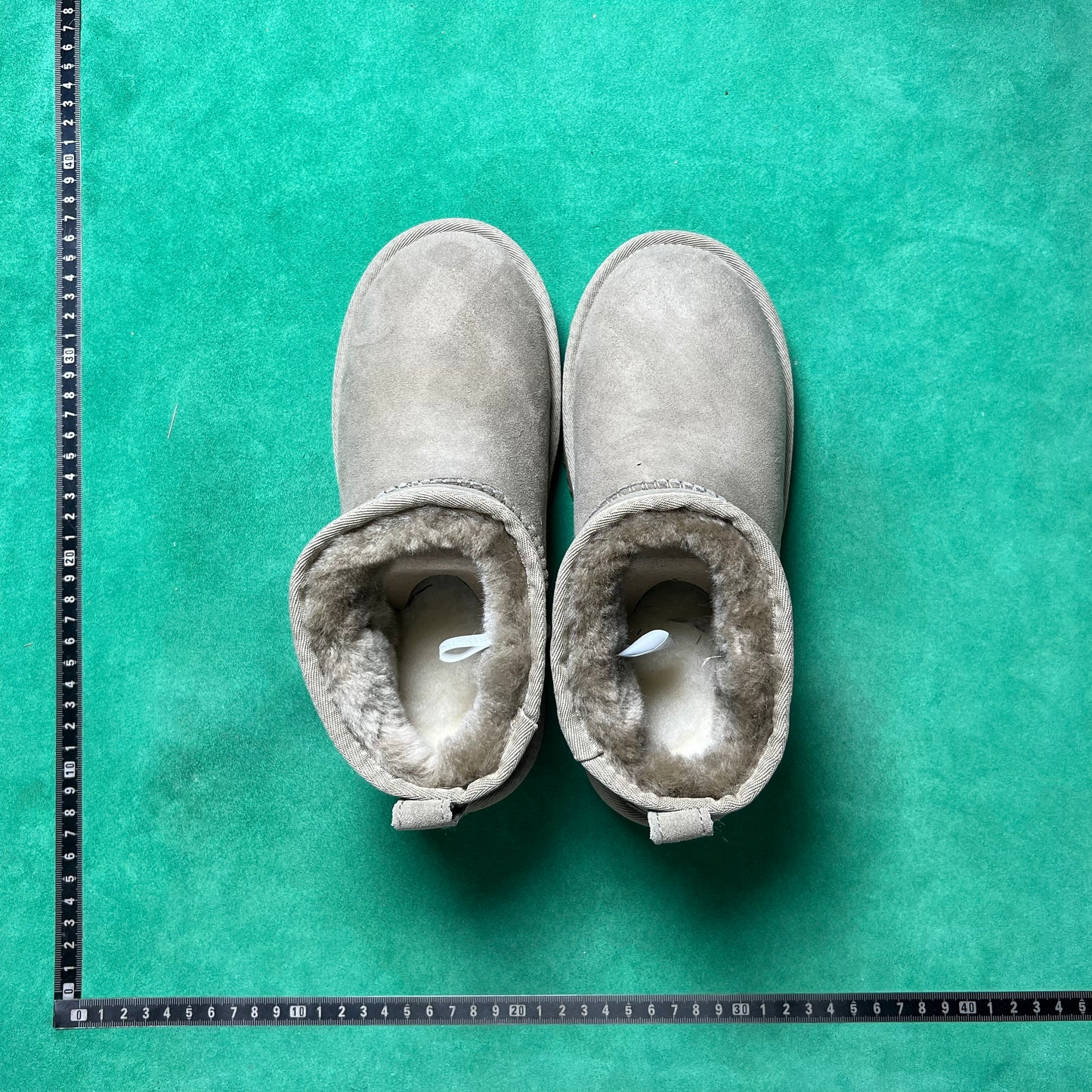 UGG