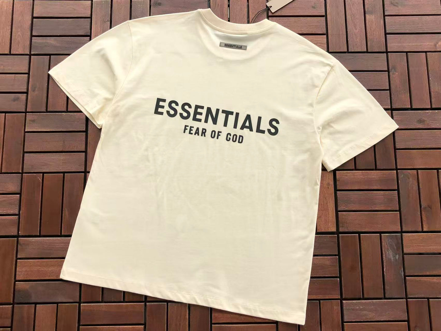 T-Shirts ESSENT