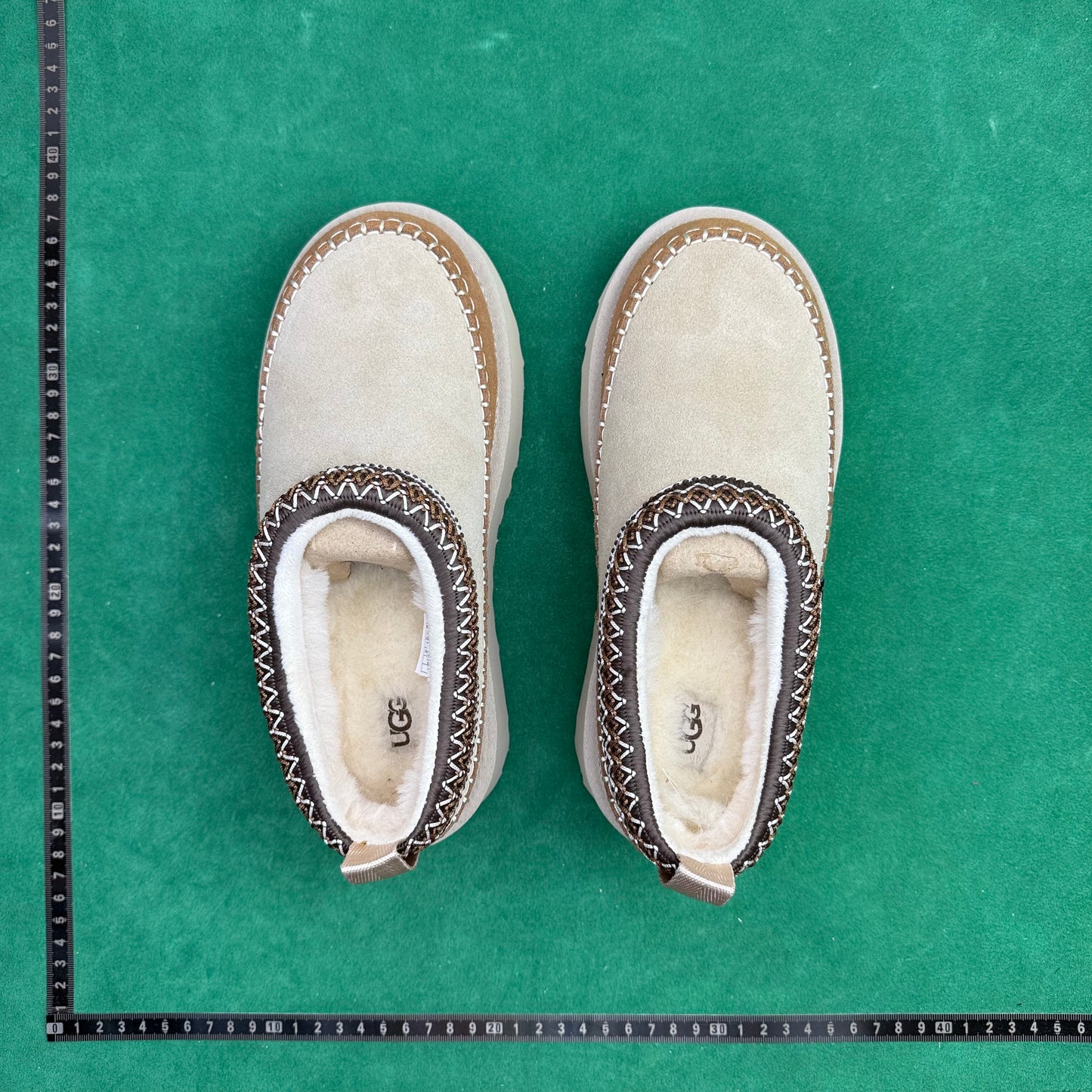 UGG Venture Daze