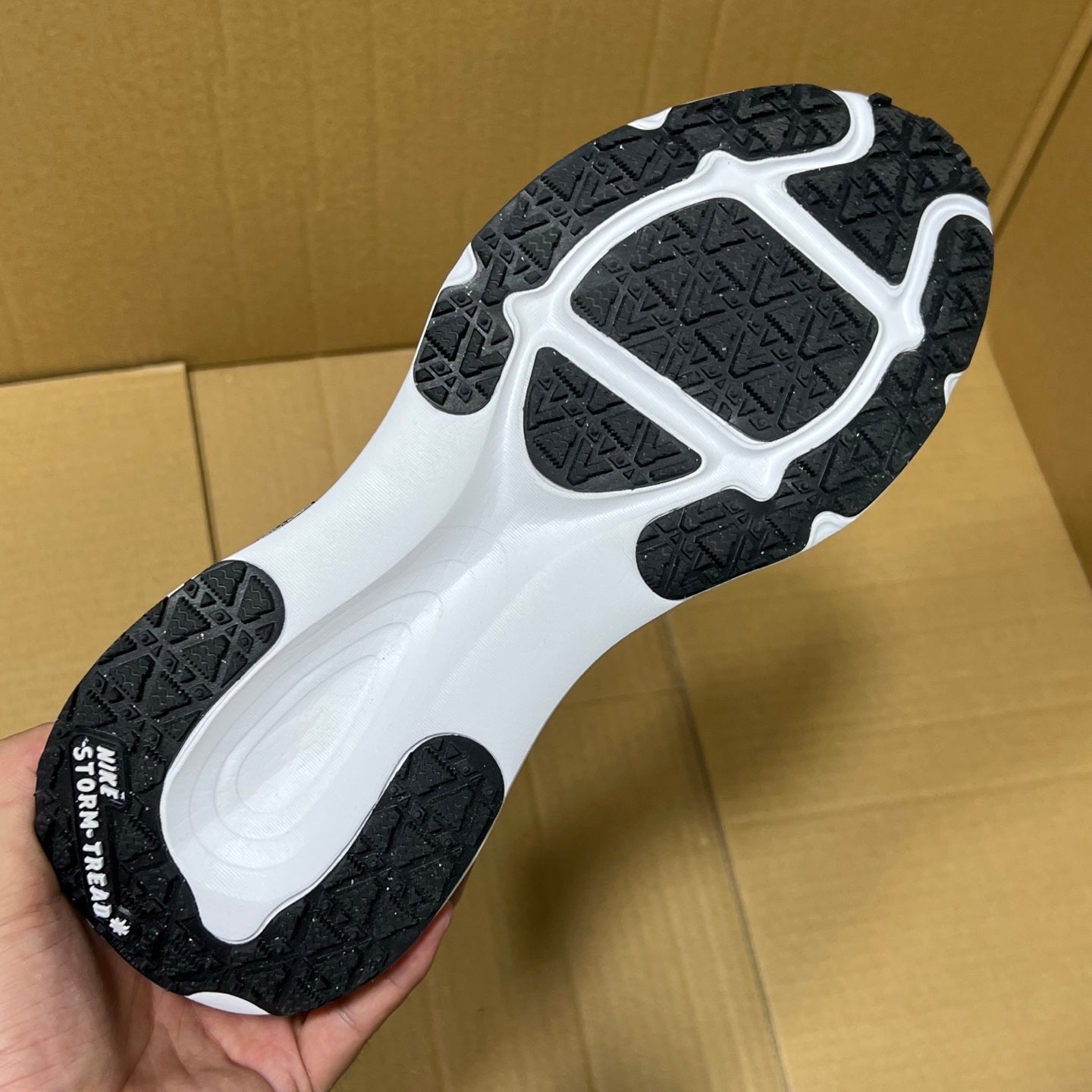 Vomero 18 Gore-Tex White/Black