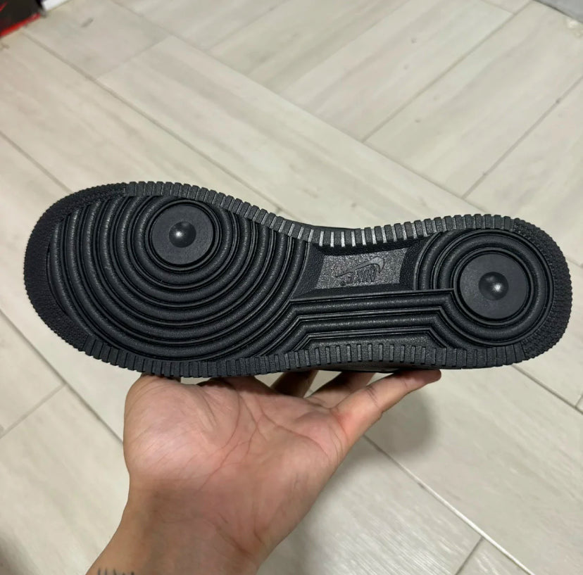 AF1 Black