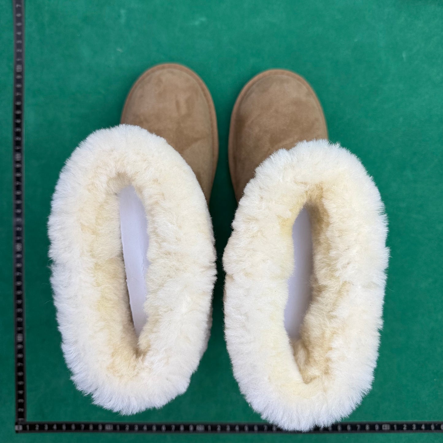 TT UGG CLASSIC ULTRA MINI