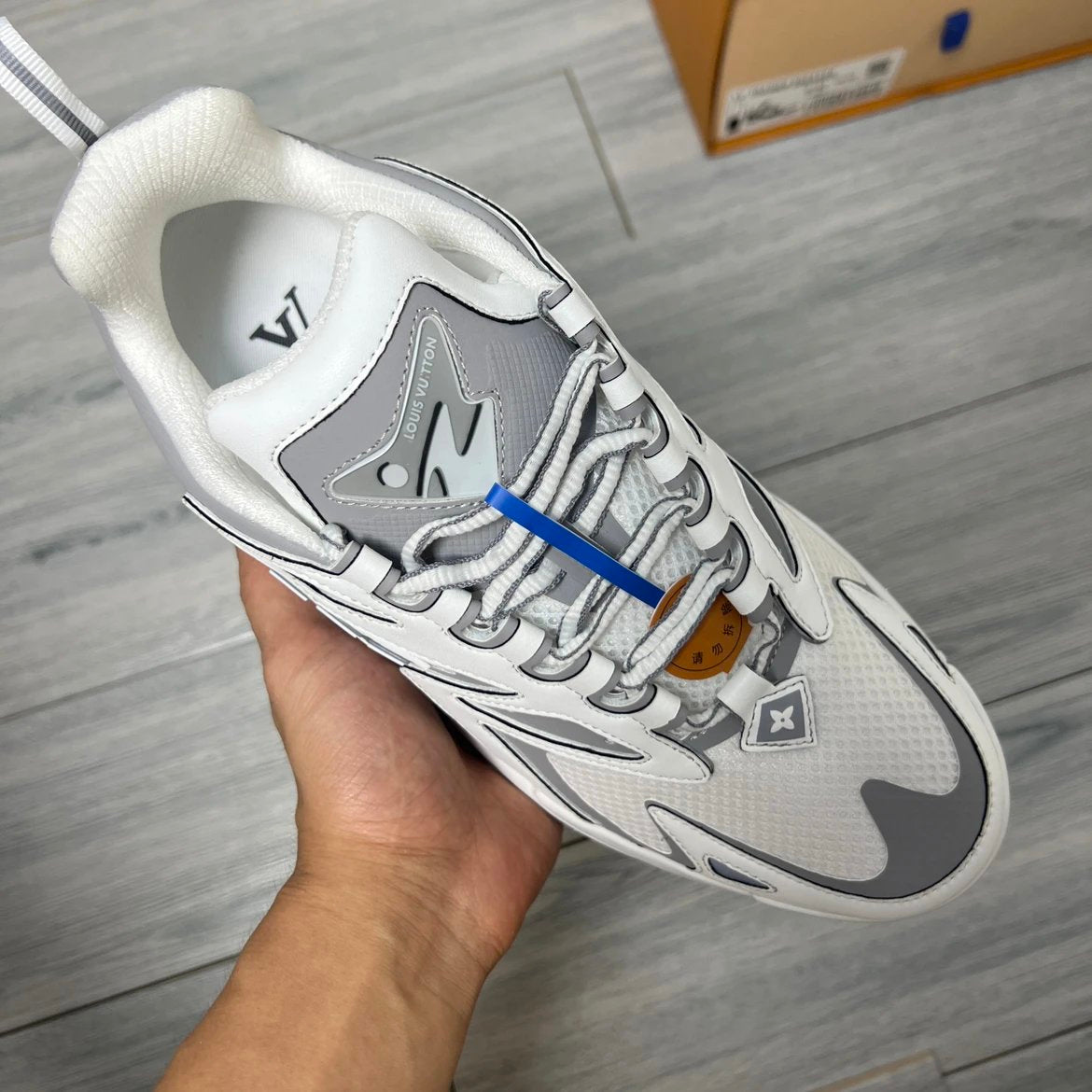LV Runner Tatic Grey