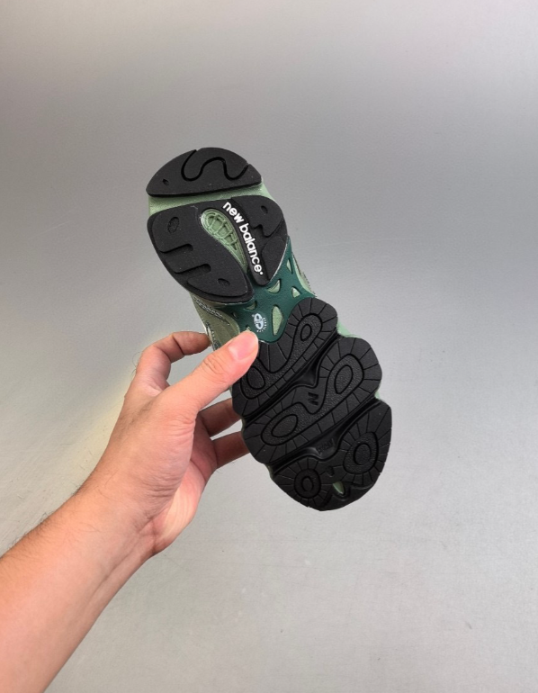 1000 Green