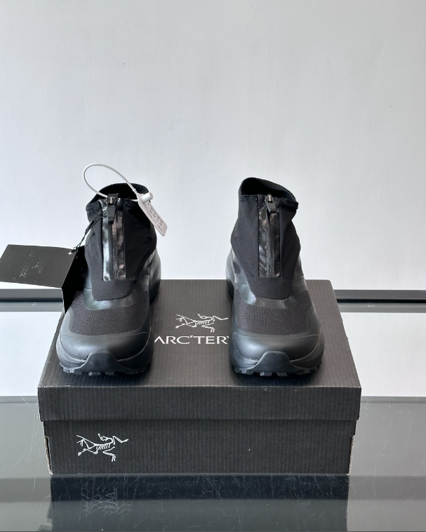 Arc'teryx Norvan Nivalis GTX Black