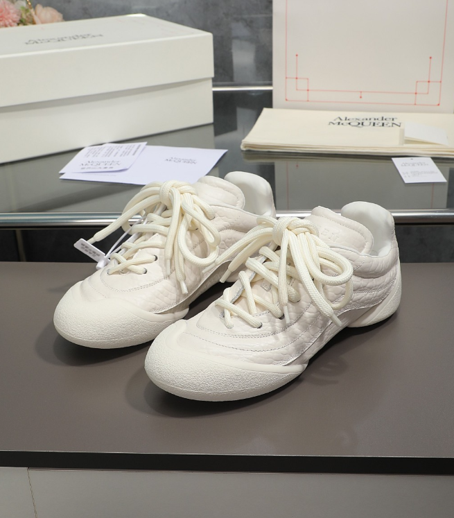 Alexander McQueen Flexion White