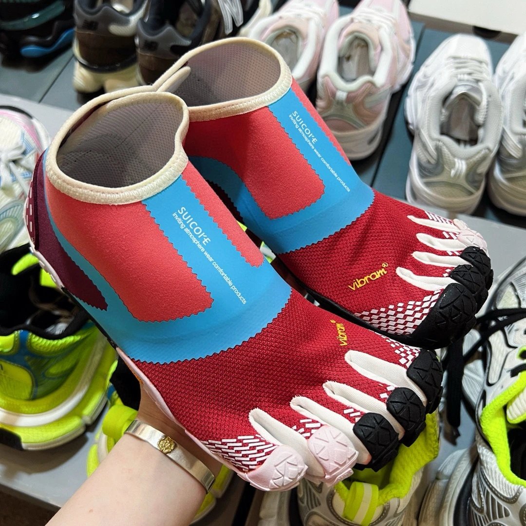 Suicoke Red & Blue NIN-LO FiveFingers