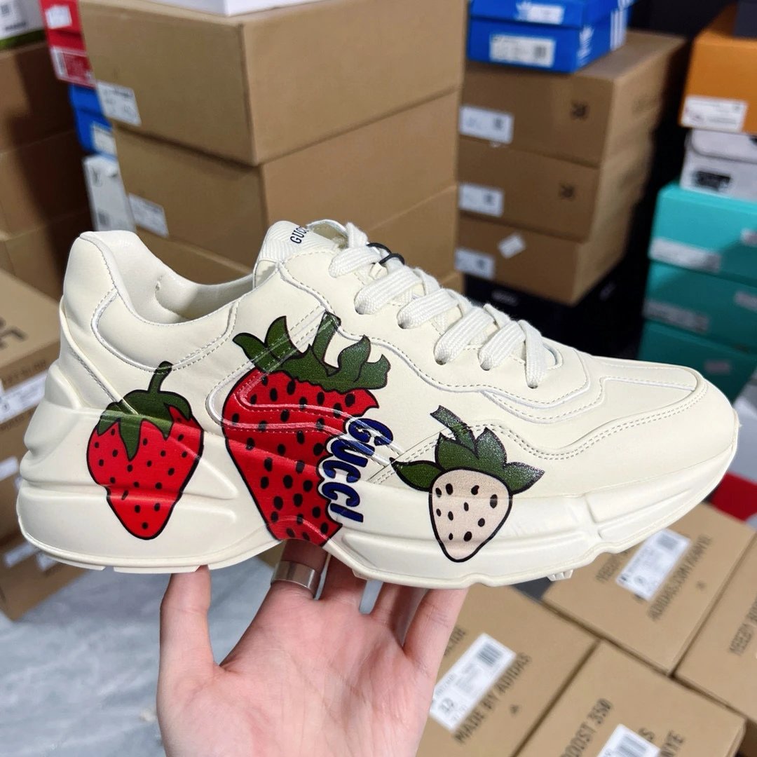 Rhyton strawberry