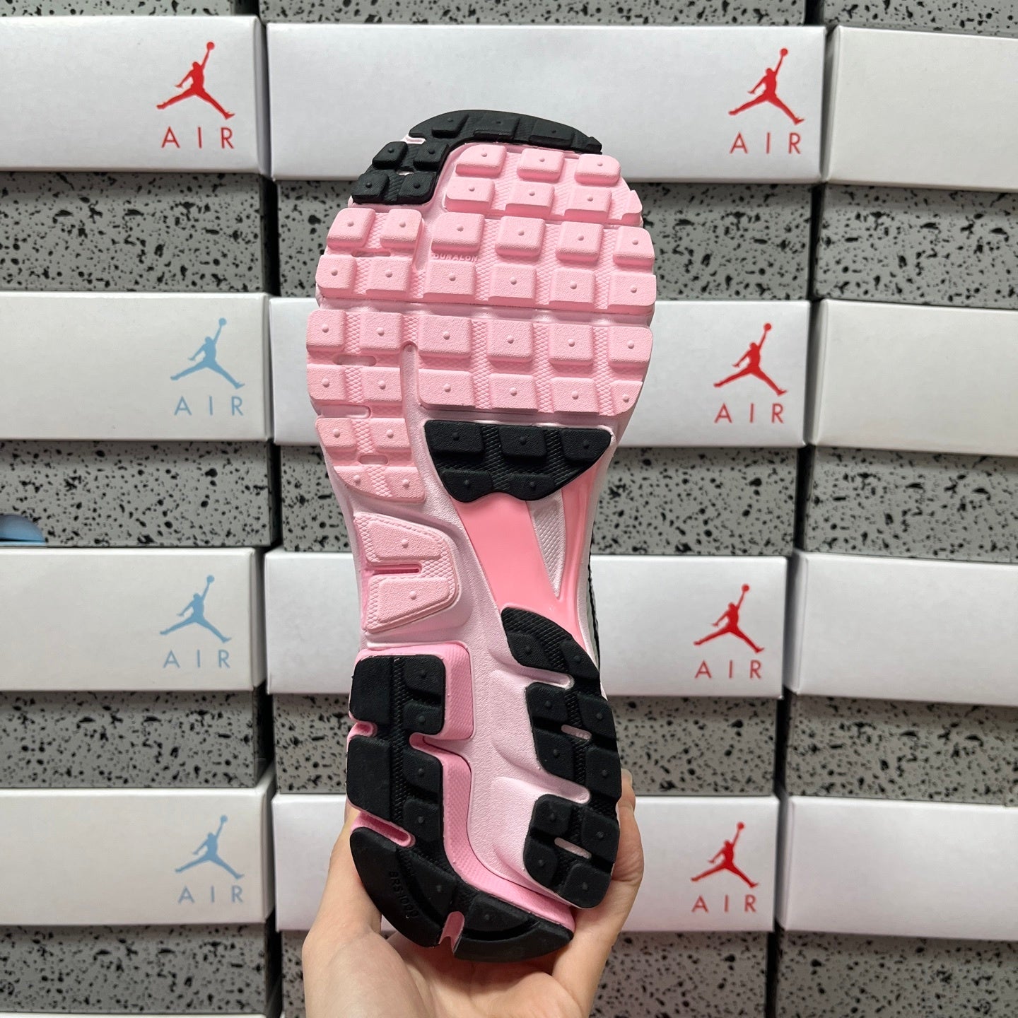Vomero 5 Pink Metallic Silver