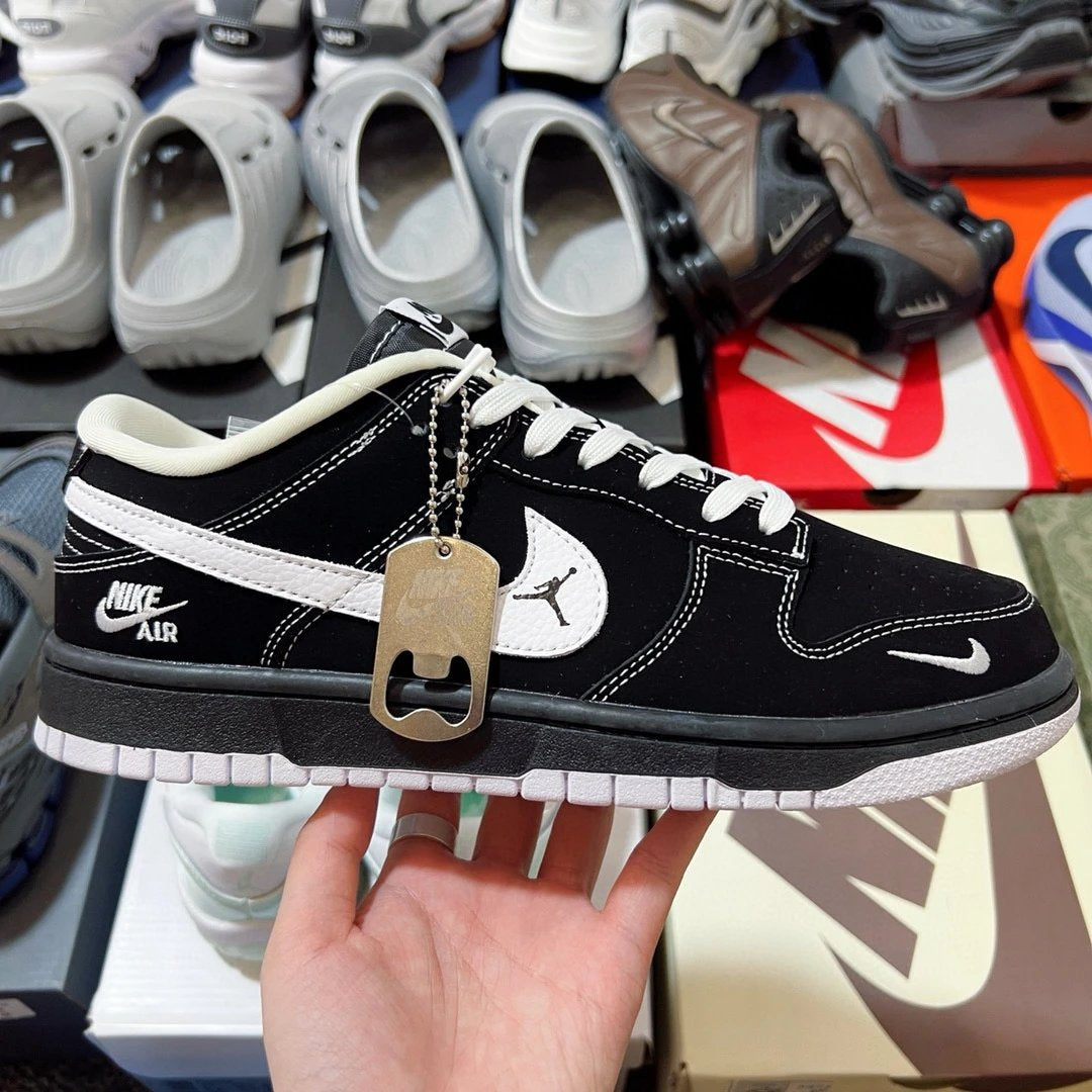 SB Low Black and White