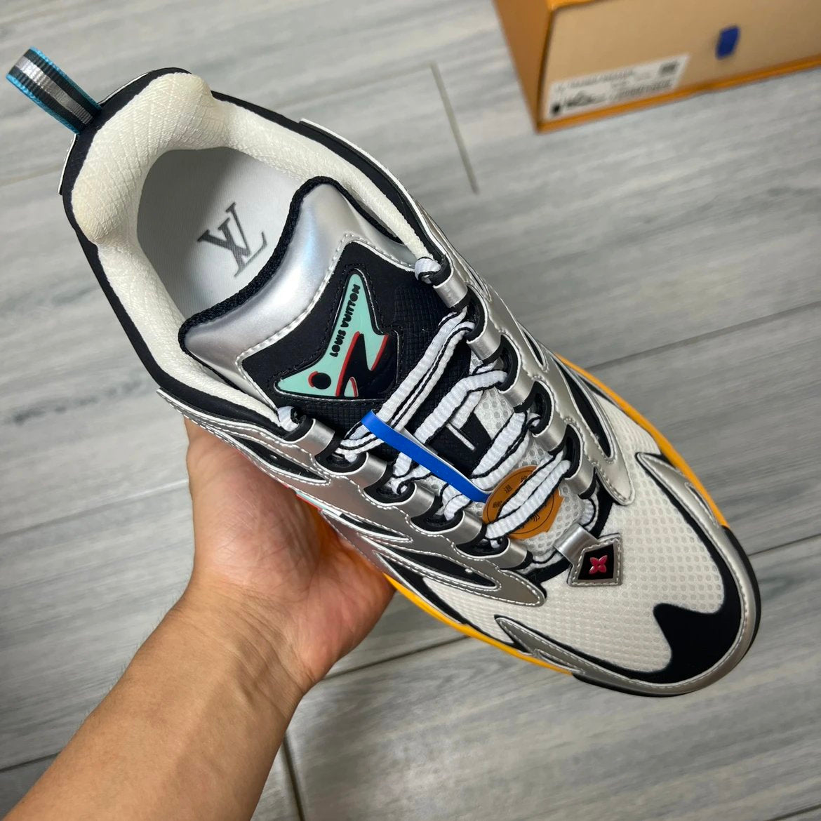 LV Runner Tatic