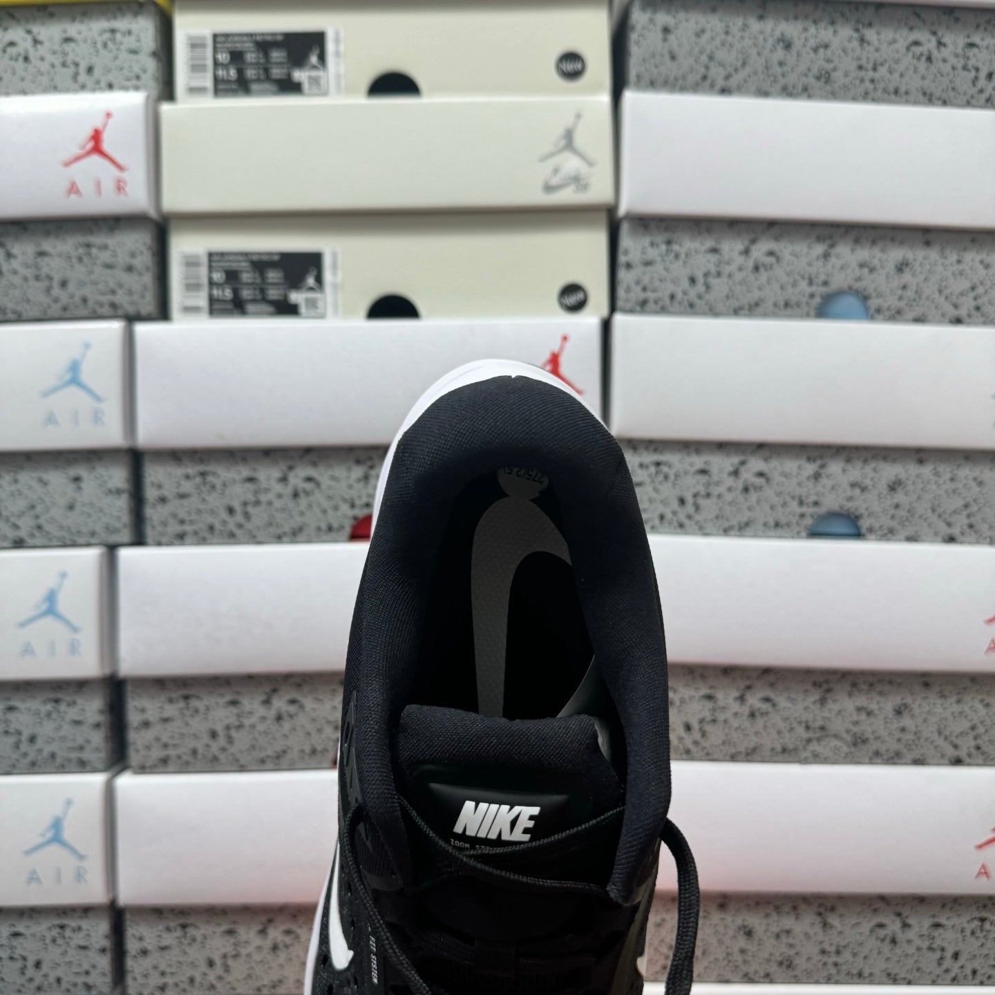 Air Zoom Structure 23 Black/White