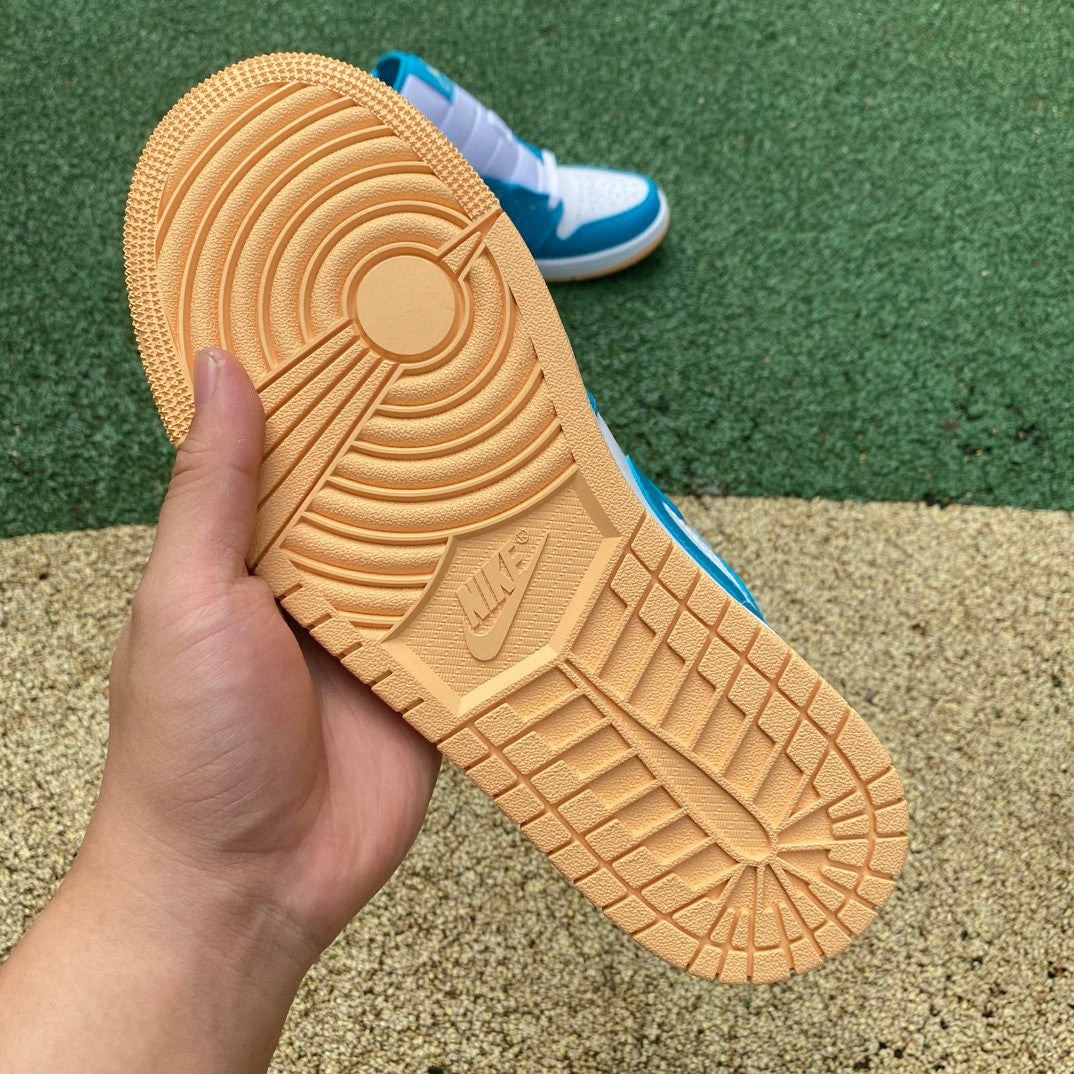 AJ1 MID Aquatone