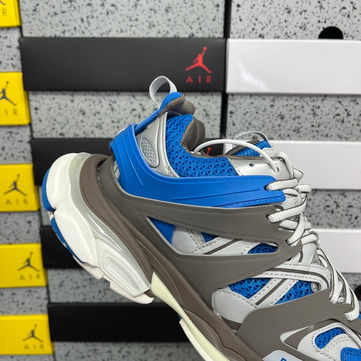 BLG Track Brown & Blue