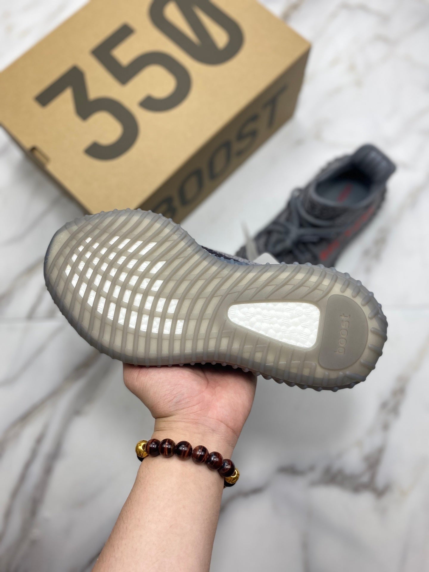 Boost 350 Beluga