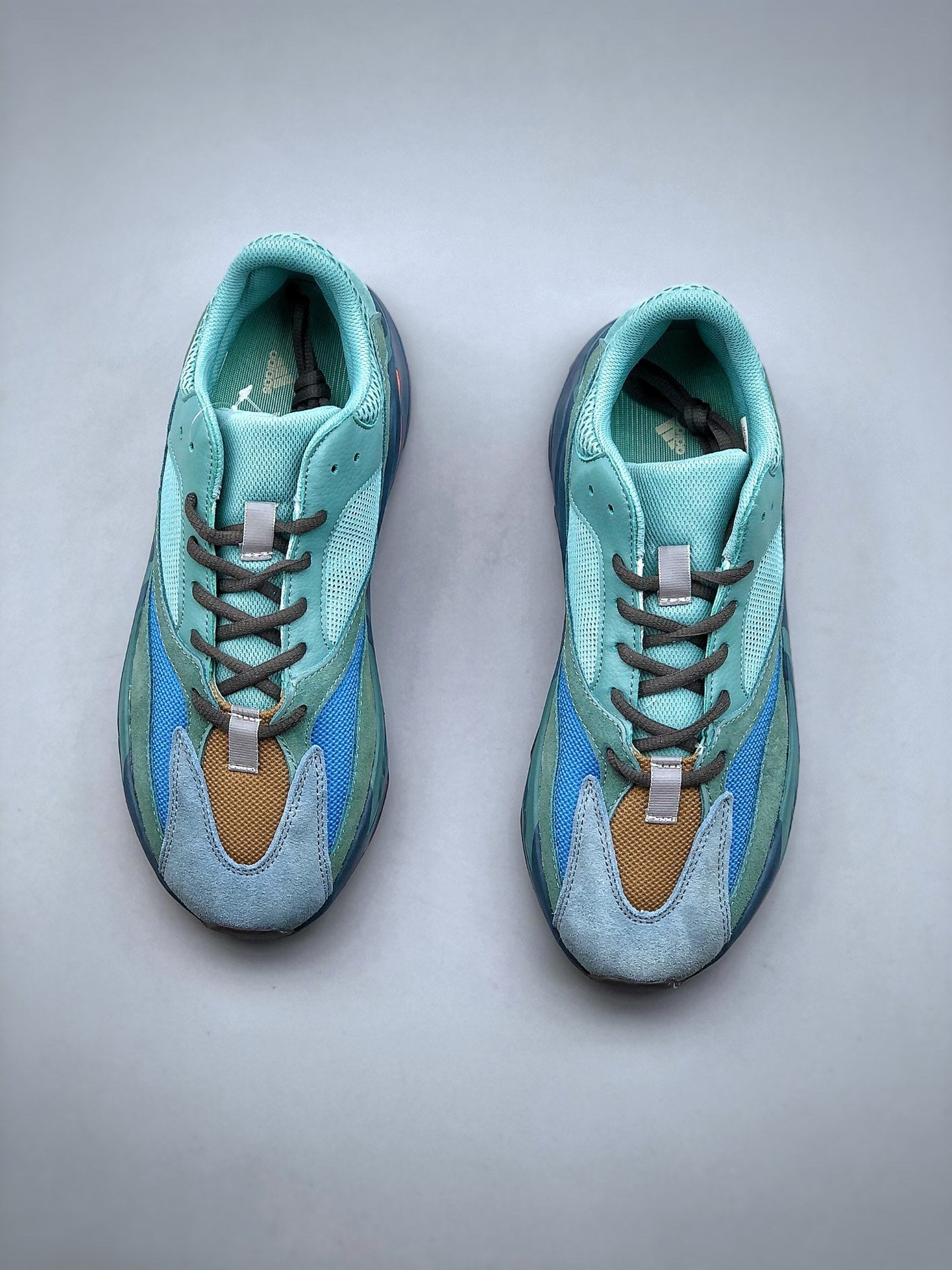 700 Faded Azure