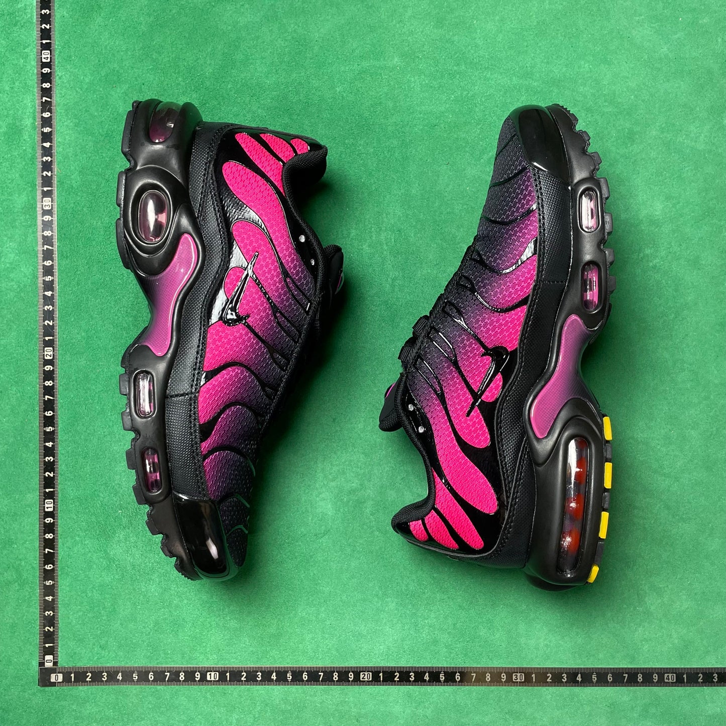 TN Black Hyper Pink