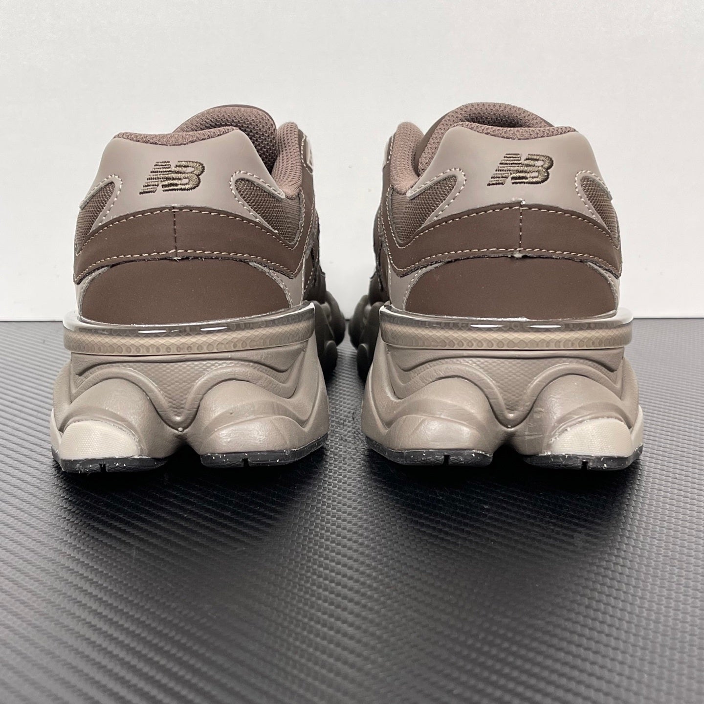 NB 9060 Mushroom Brown