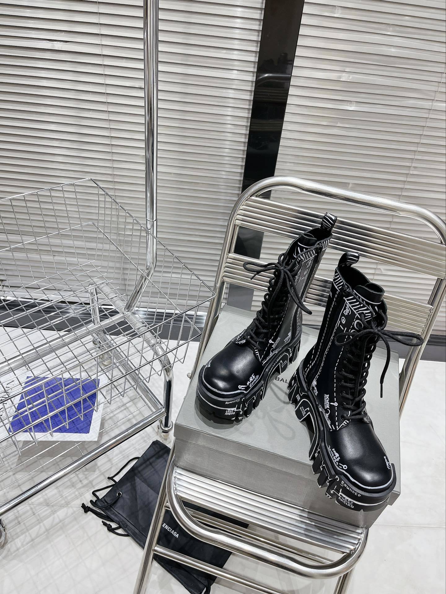 Bulldozer Boots Grafit White