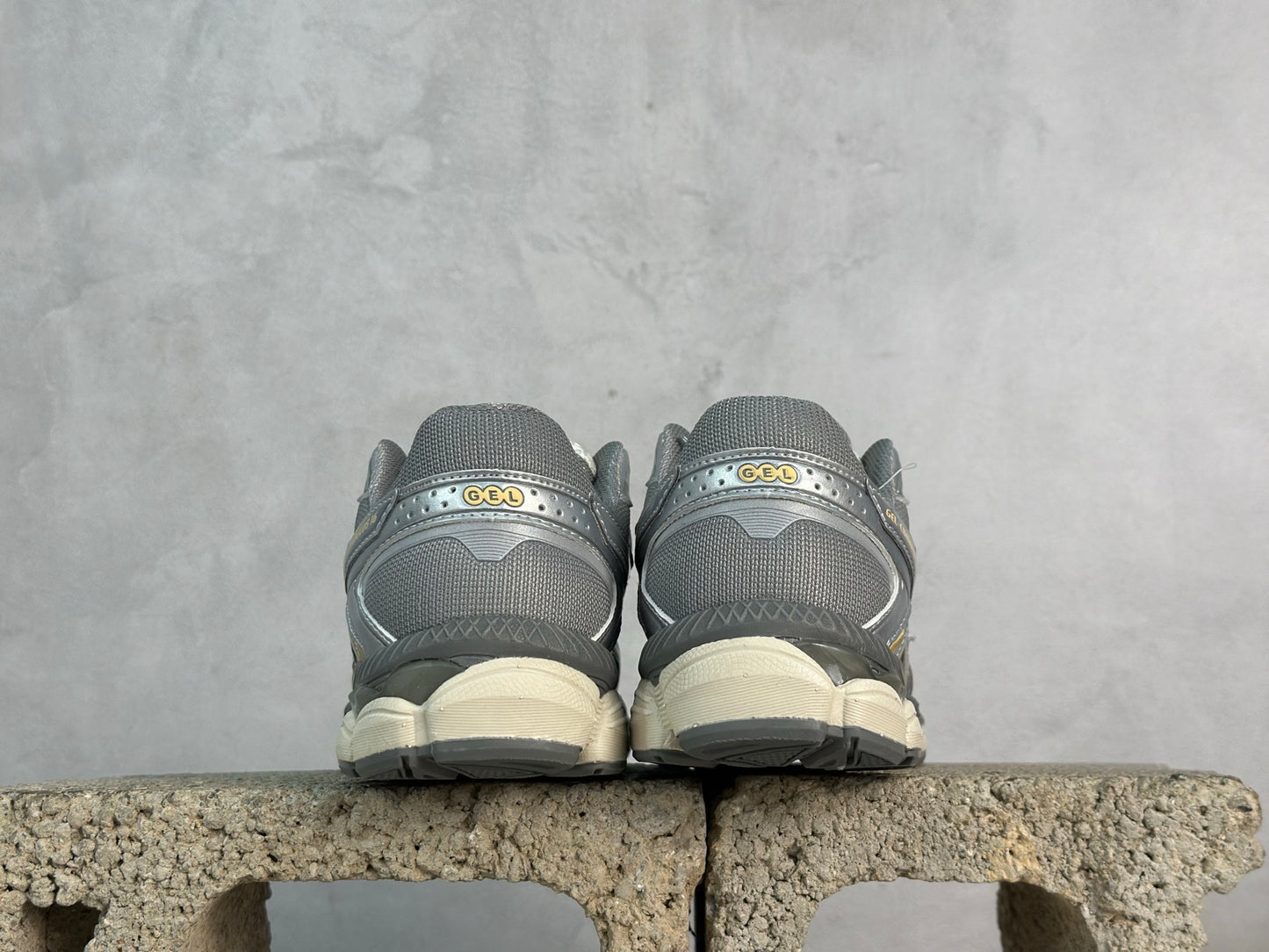 Gel-Cumulus Cream/Clay Grey