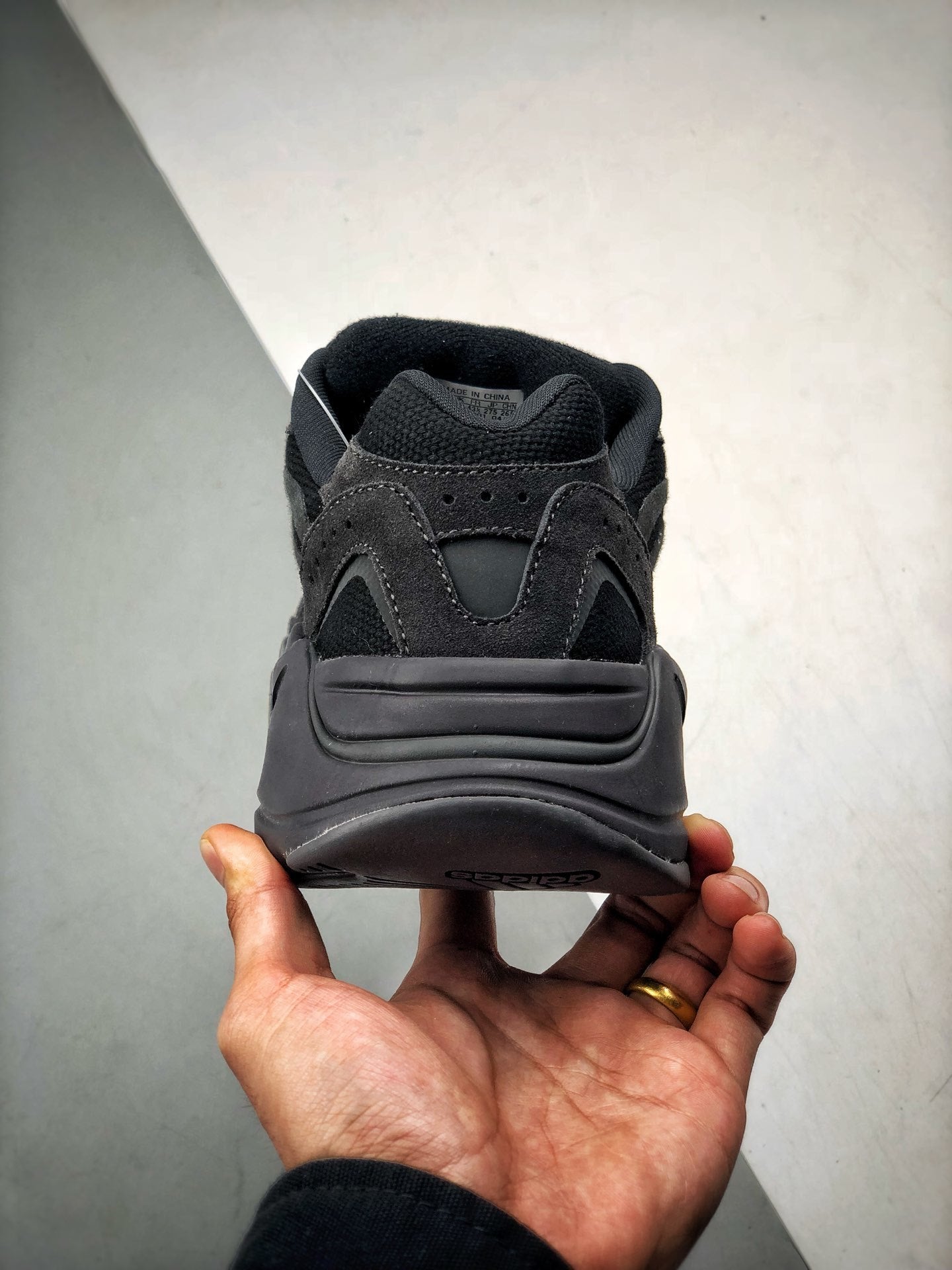700 V2 Vanta