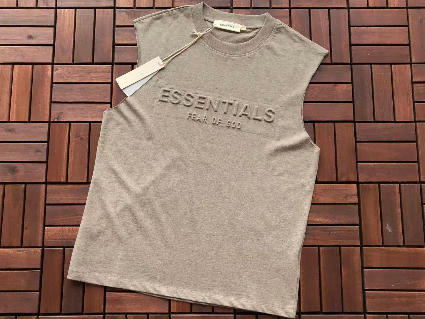 T-Shirts sem Mangas ESSENT