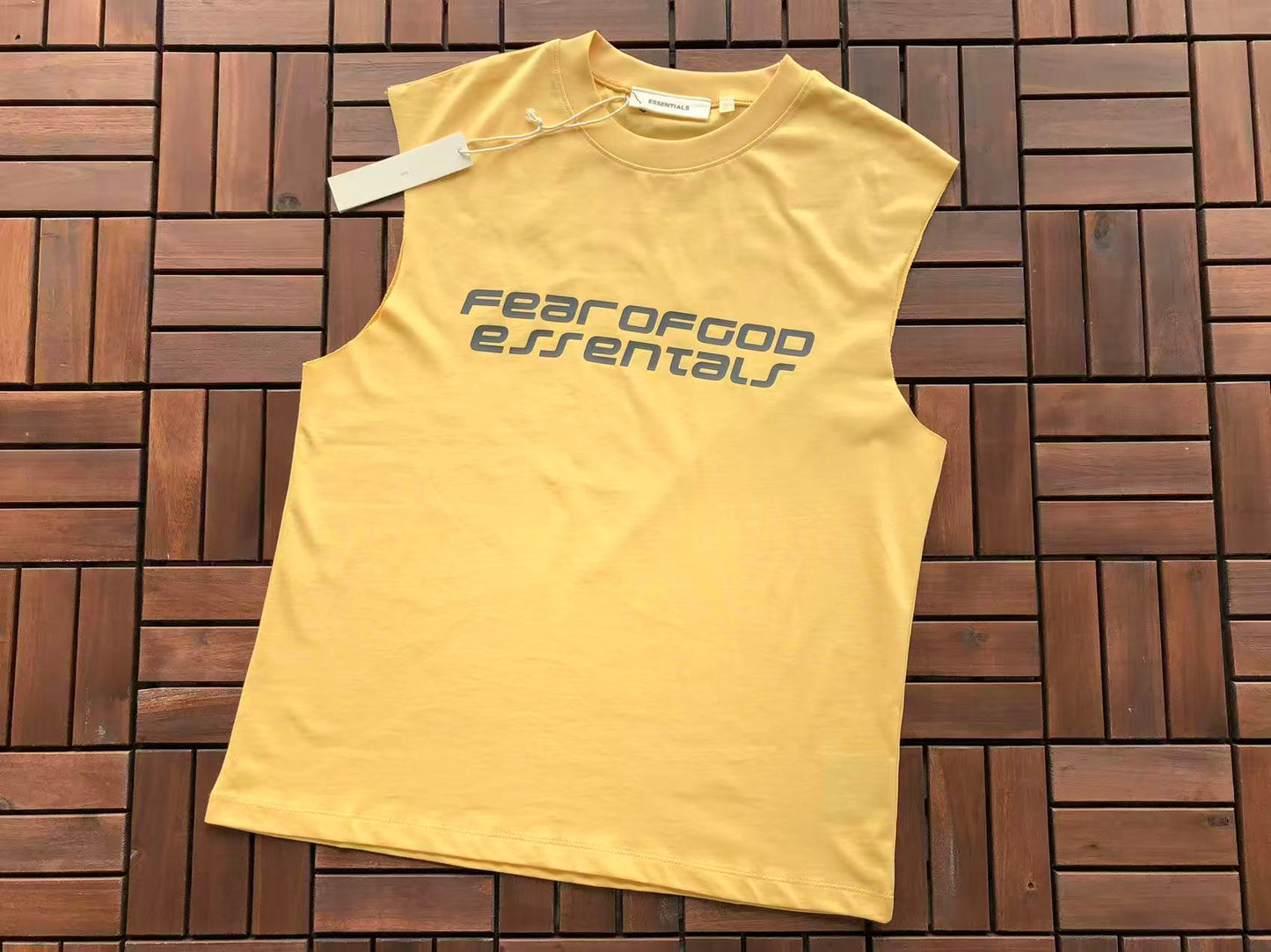 T-Shirts sem Mangas ESSENT