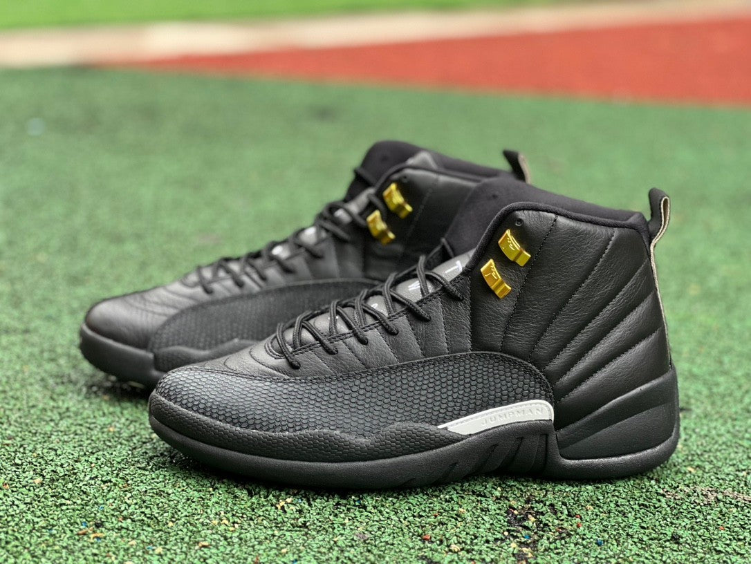 12 Pure Black