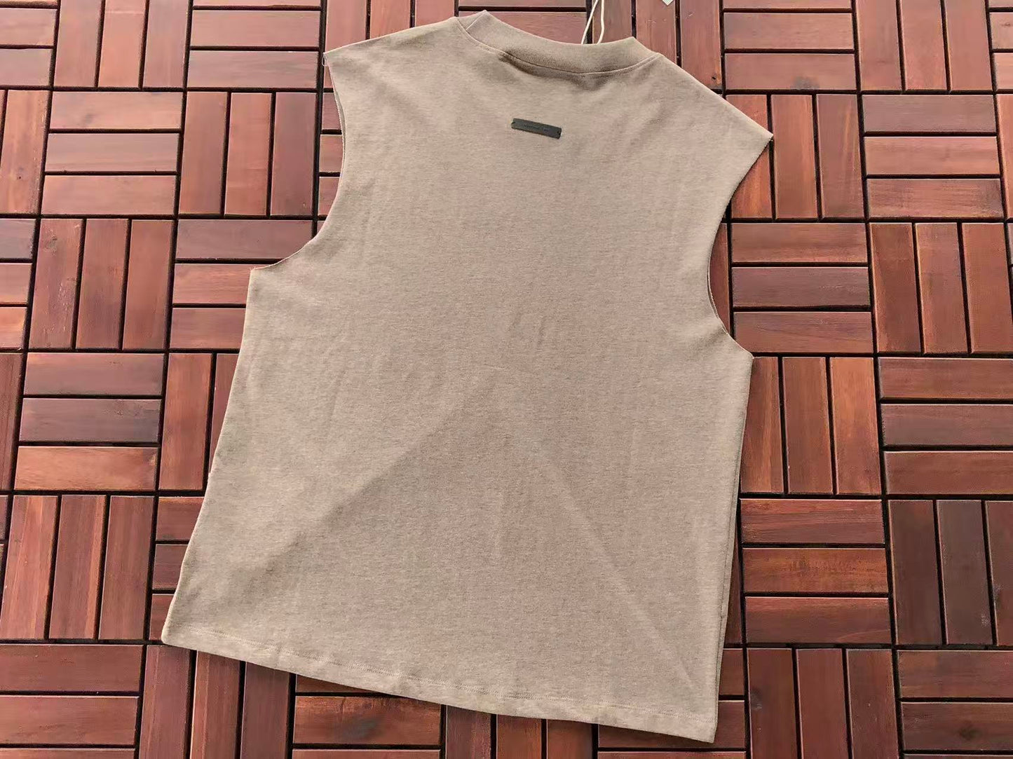 T-Shirts sem Mangas ESSENT