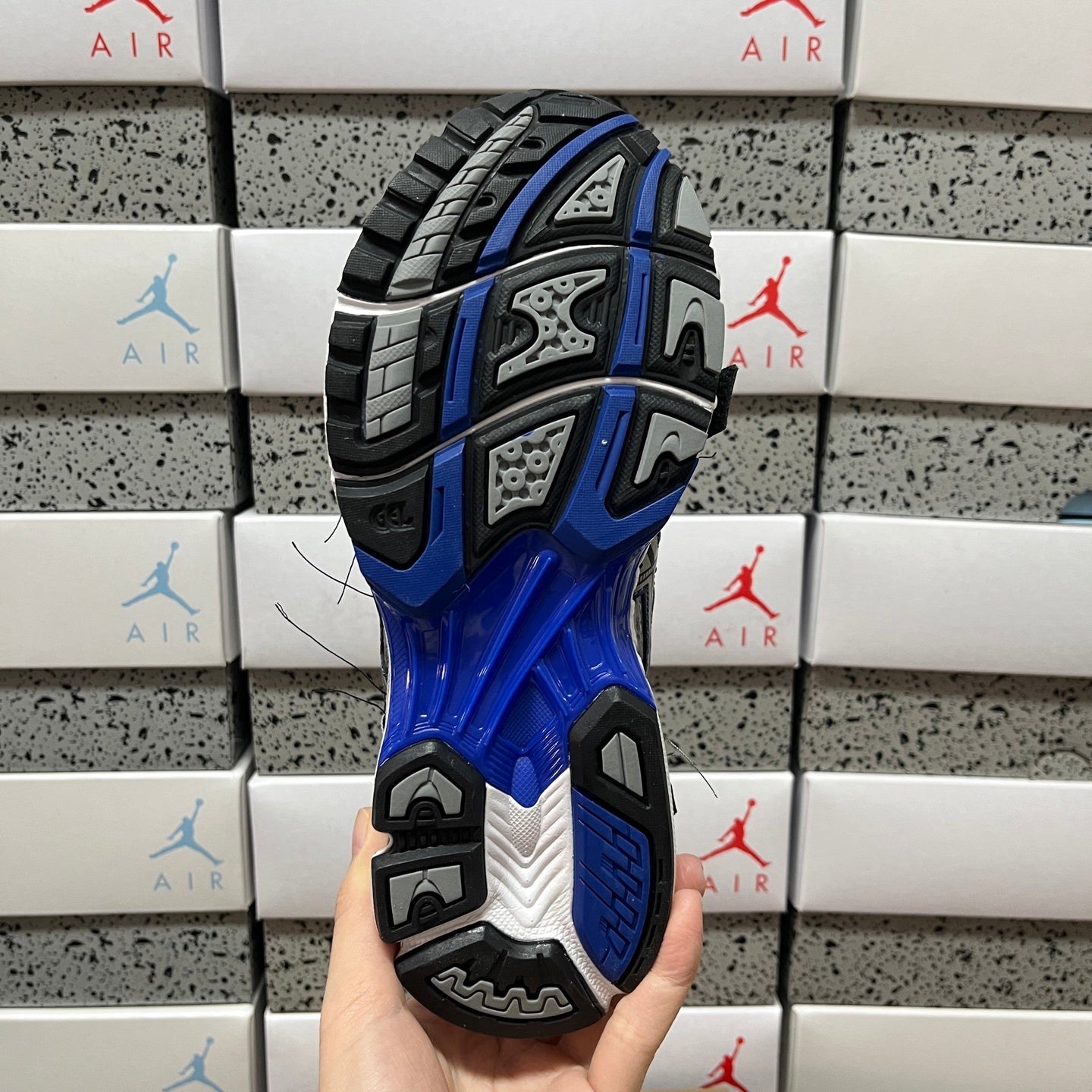 GEL-NIMBUS 10.1 White/Grey