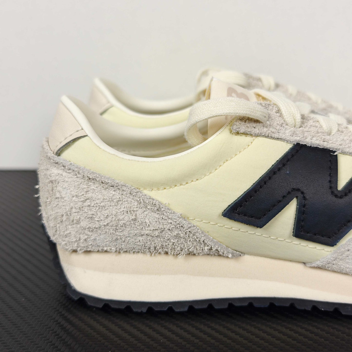 471 Cream and Blue Navy