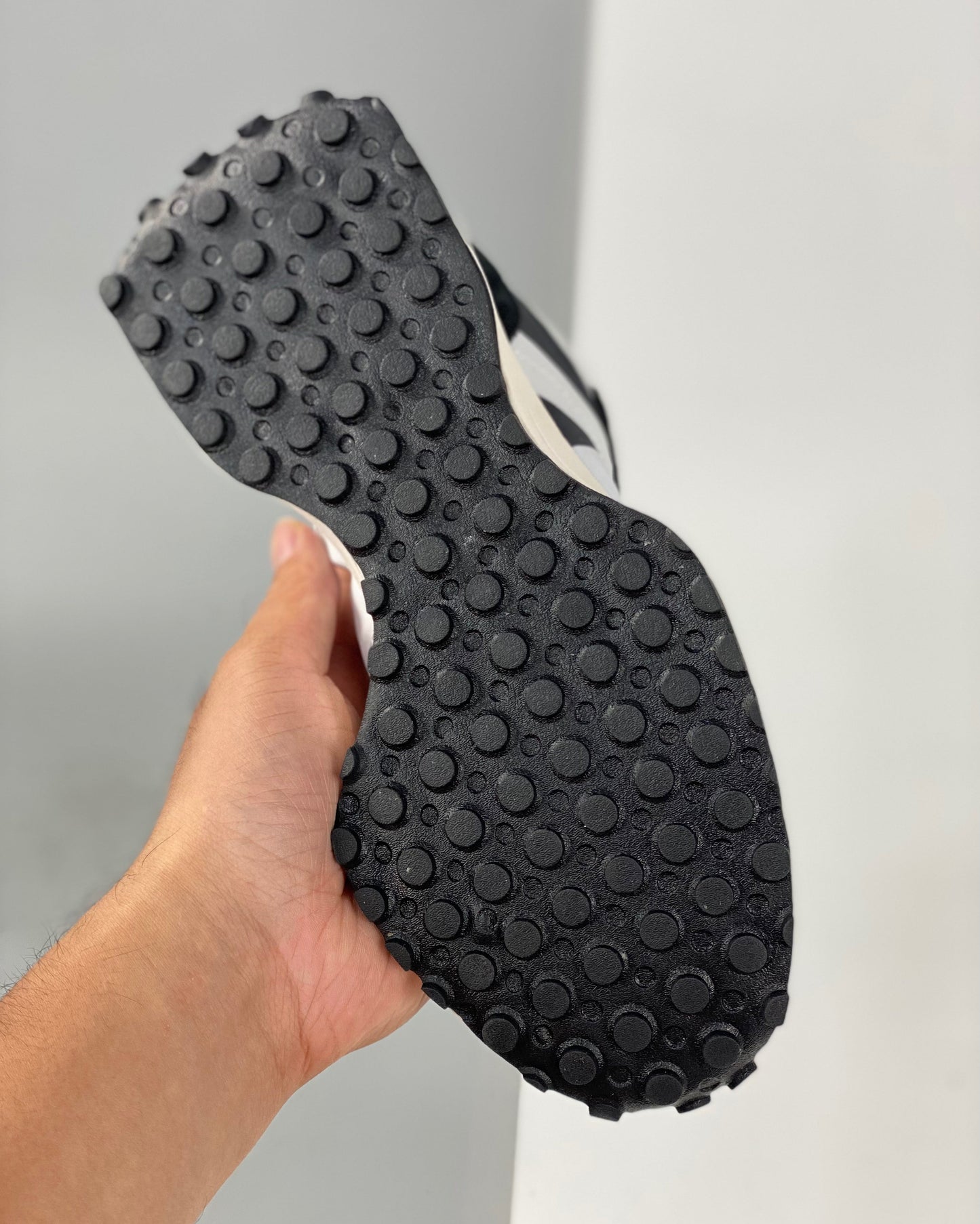 327 Black White Crocodile