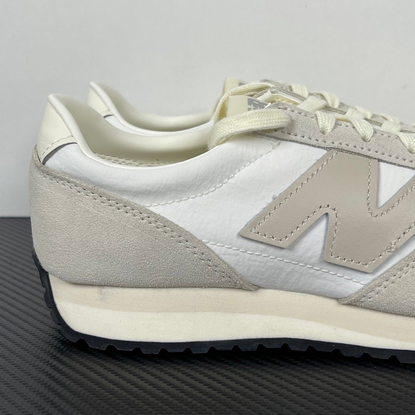 471 Creme e Branco