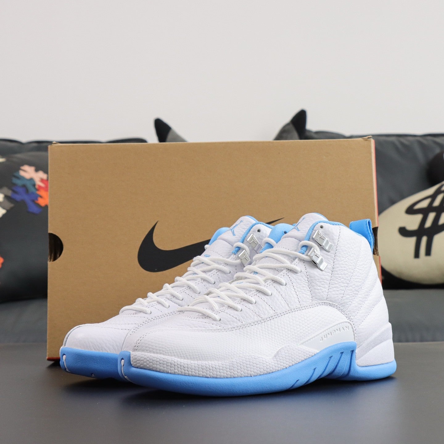12 Blue and White