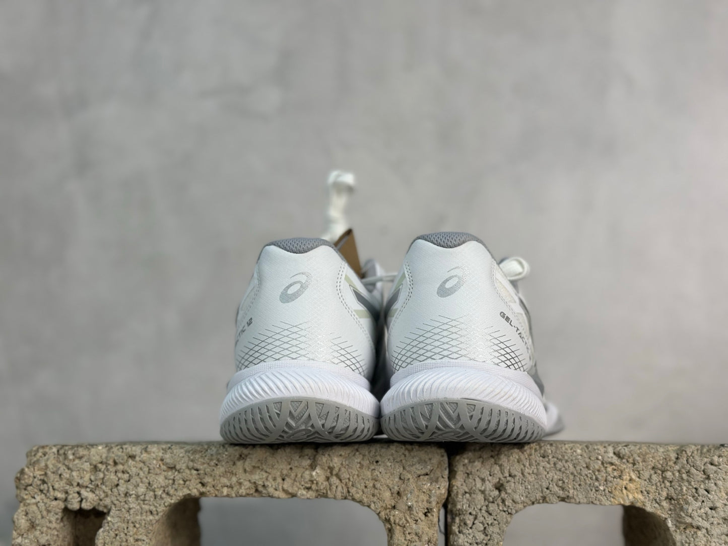 Gel-Tactic 12 White/Grey
