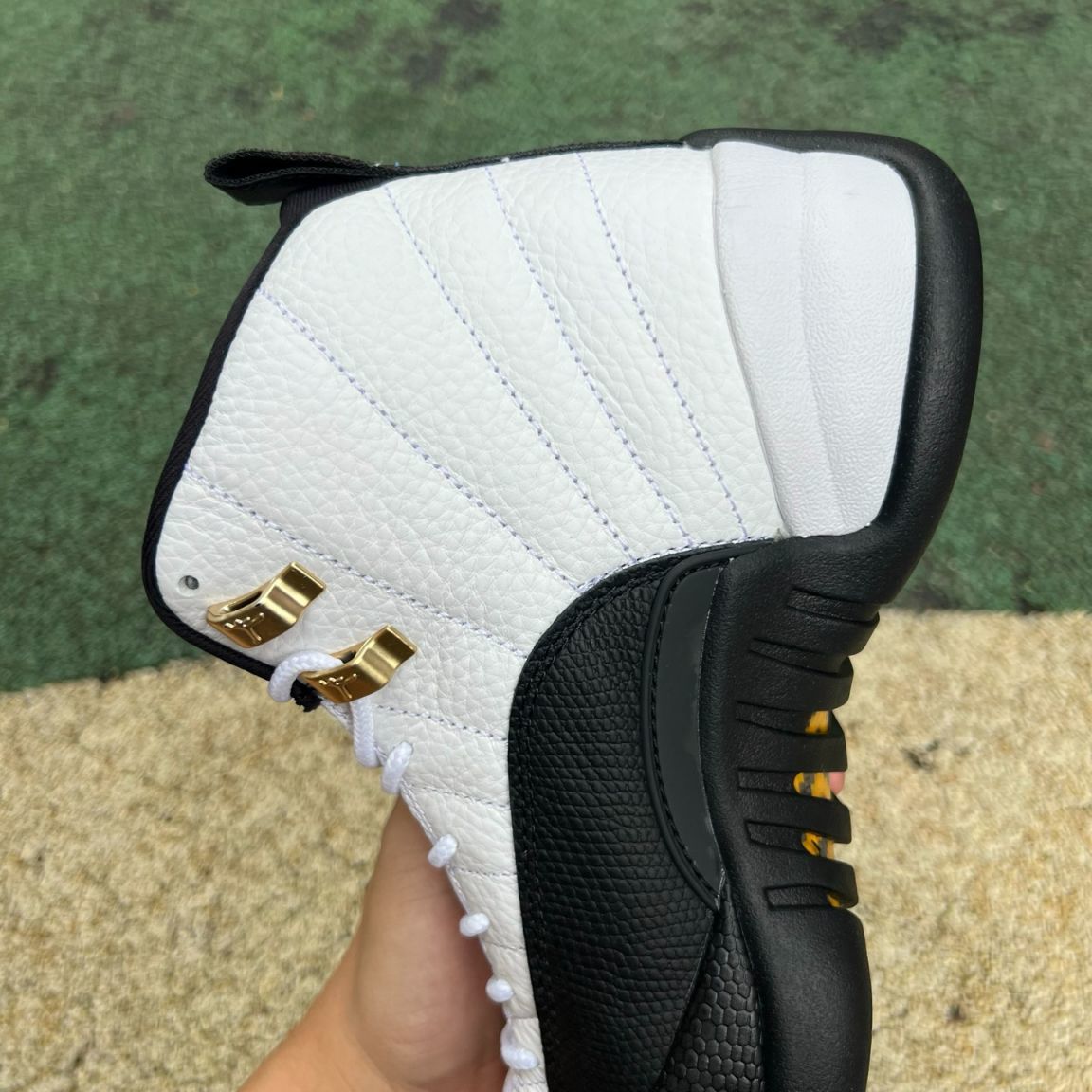 12 Retro Black and White