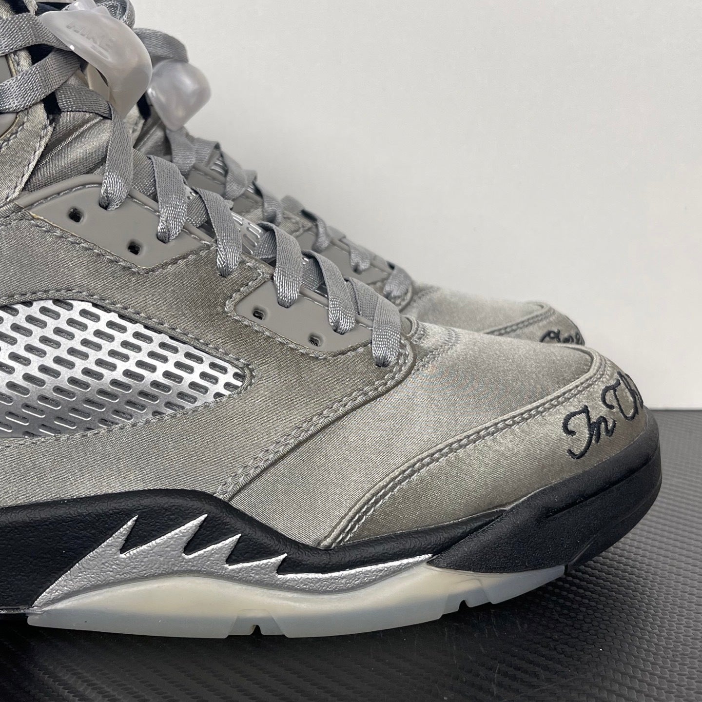 AJ 5 Wings