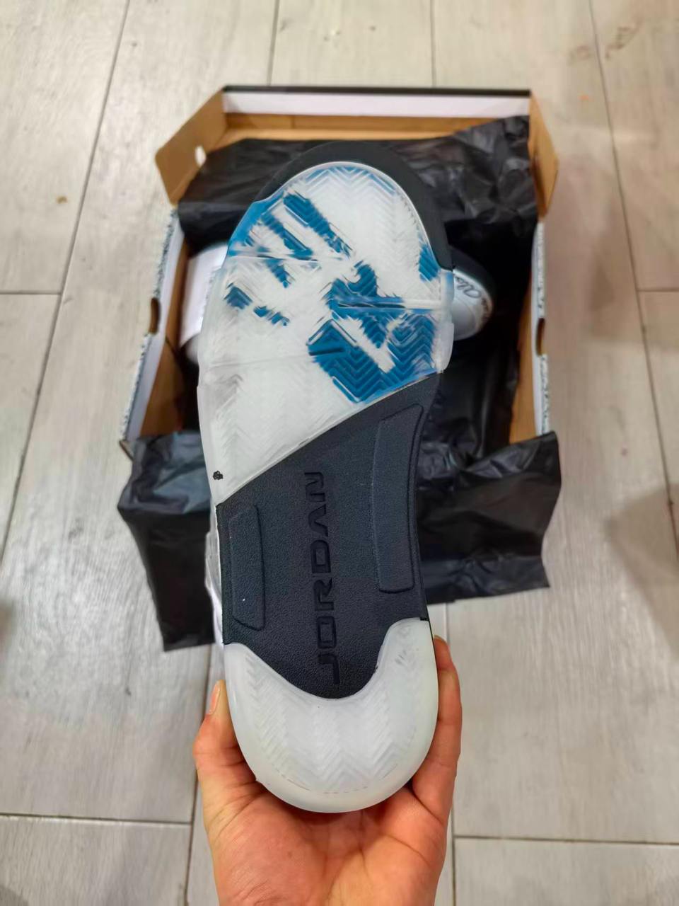 AJ 5 Wings