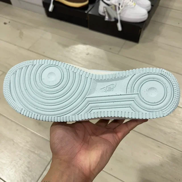 AF1