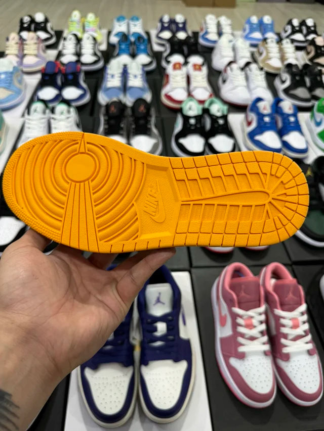 AJ1 Low