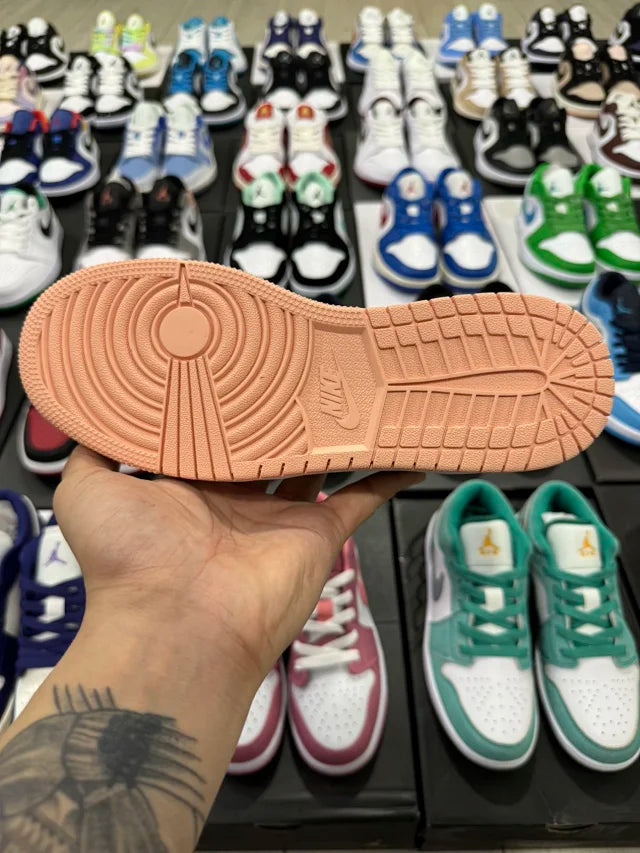 AJ1 Low