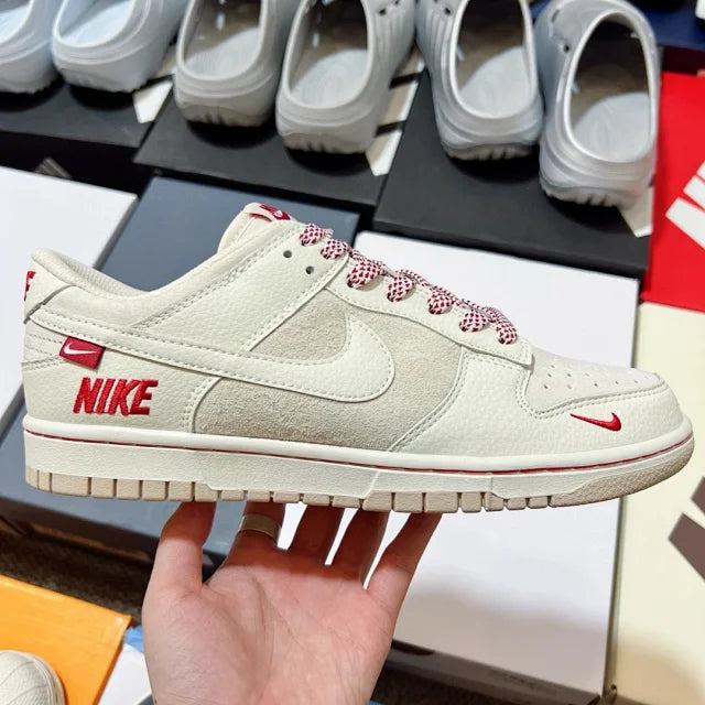 Dunk SP Red And White